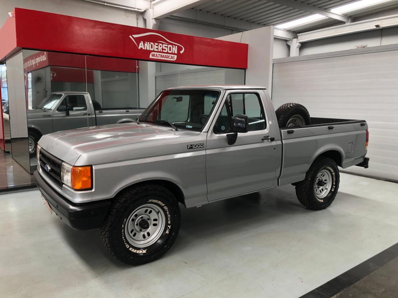 Ford F-1000 3.9 SUPER CS 8V