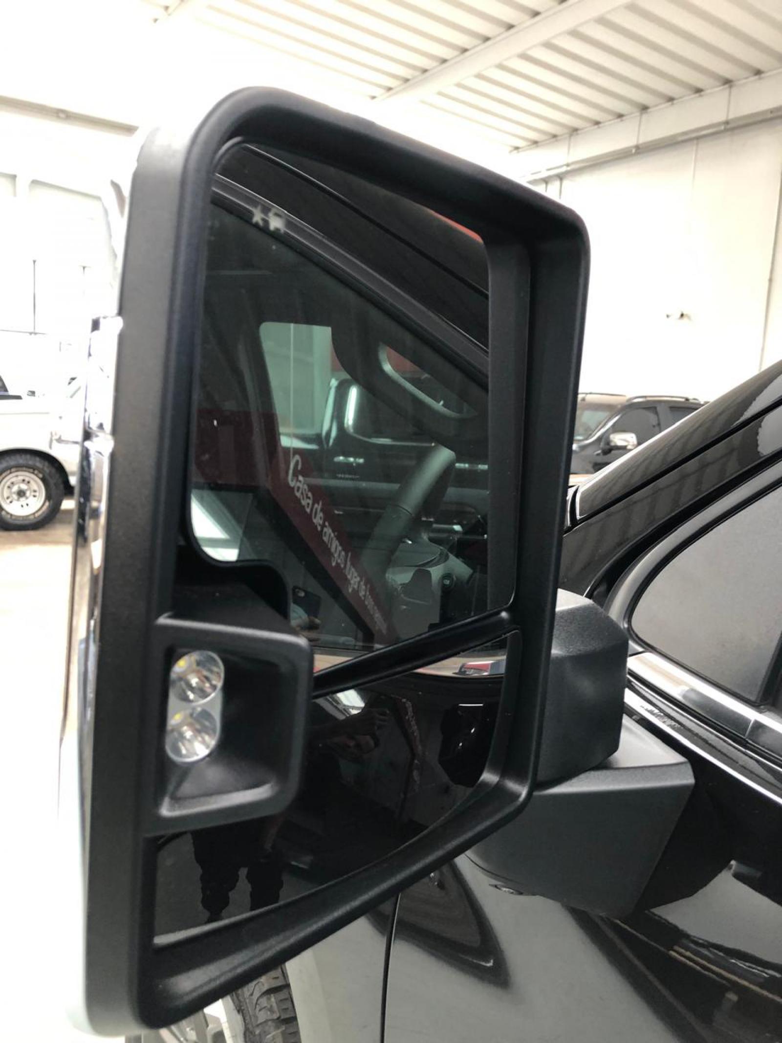 Chevrolet SILVERADO 5.3 V8 HIGH COUNTRY 4X4 - foto 23