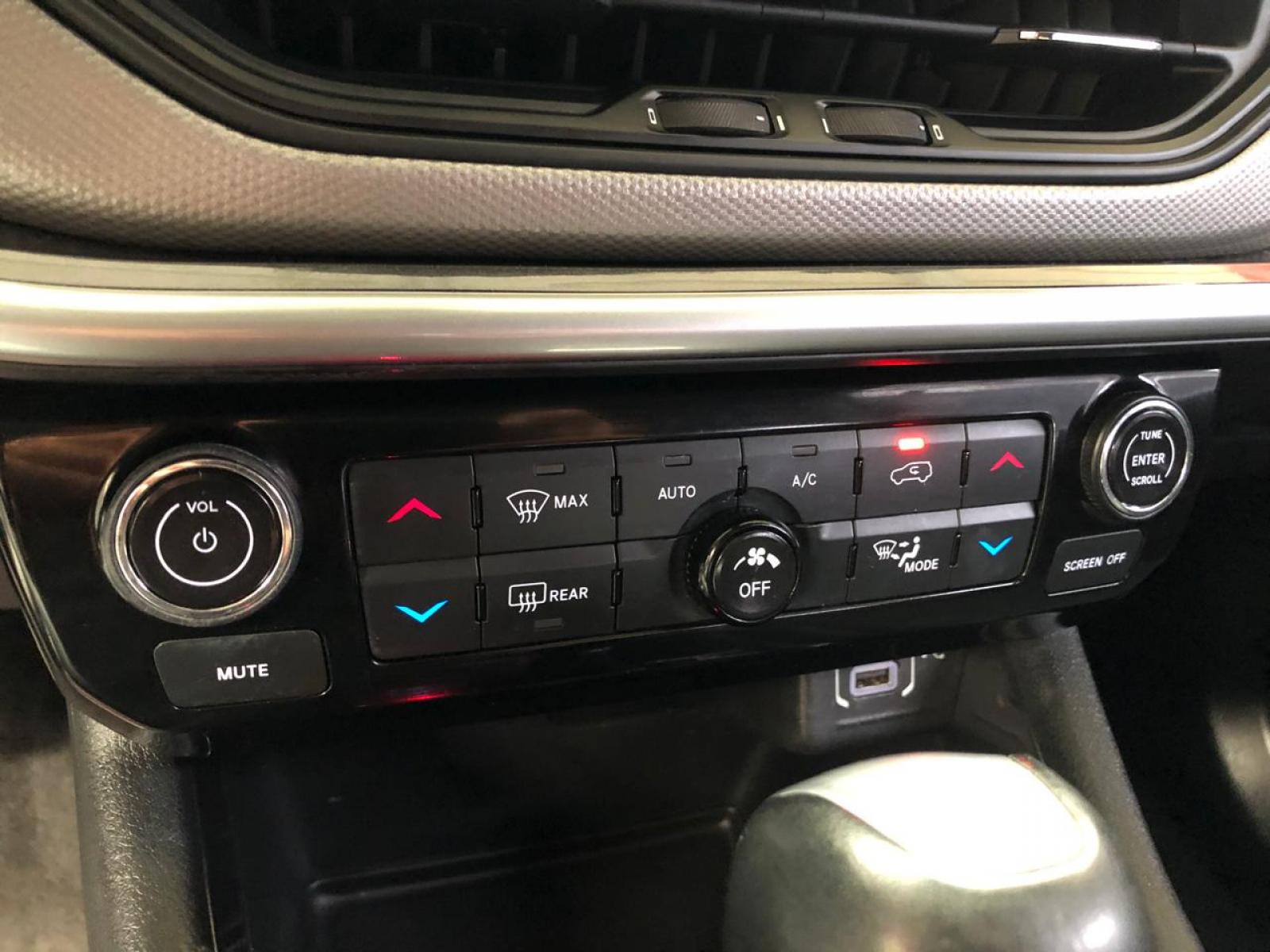 Jeep COMPASS 1.3 T270 TURBO LONGITUDE - foto 12