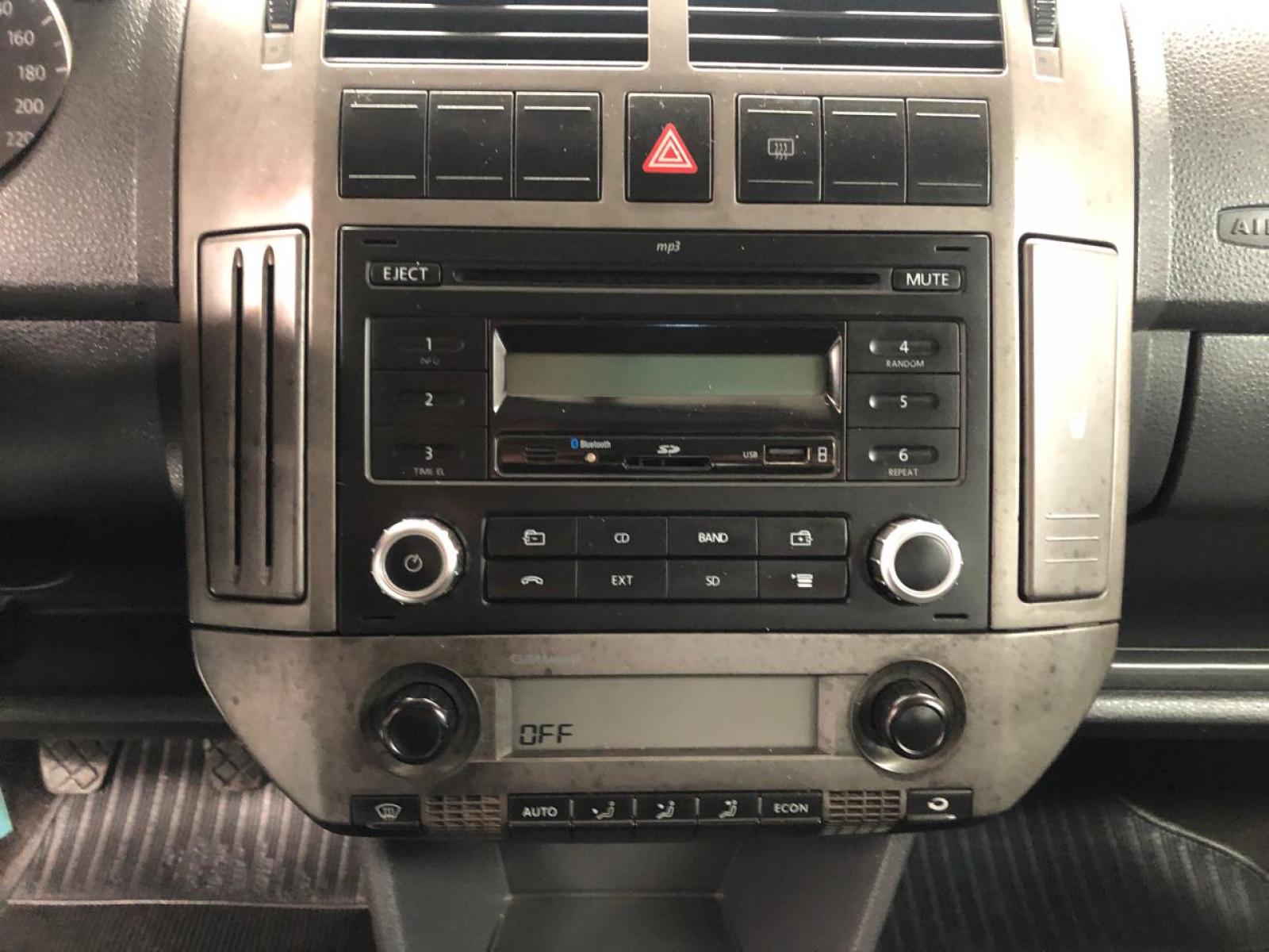 Volkswagen POLO SEDAN 1.6 MI COMFORTLINE 8V - foto 11