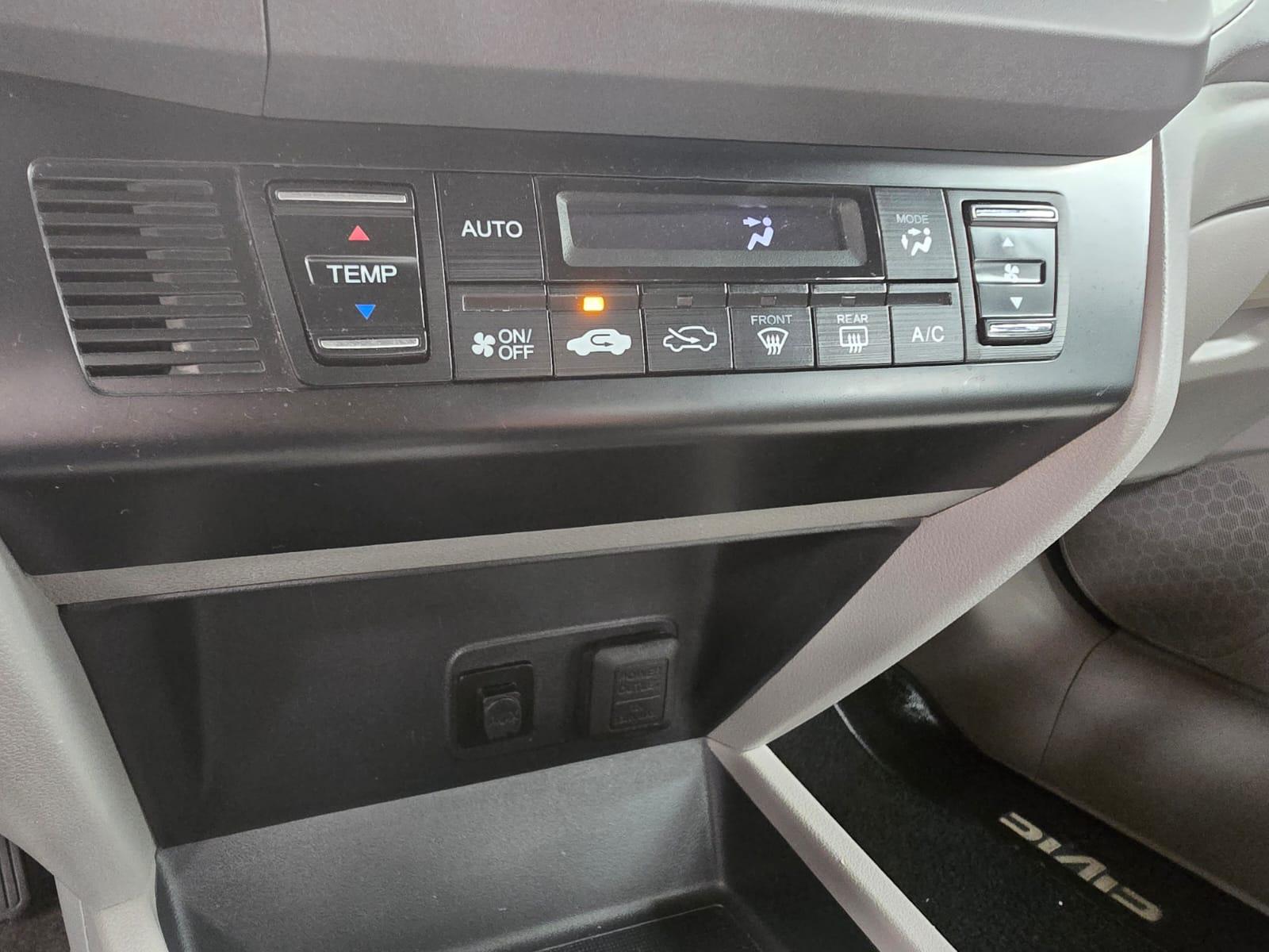 Honda CIVIC 1.8 LXS - foto 12