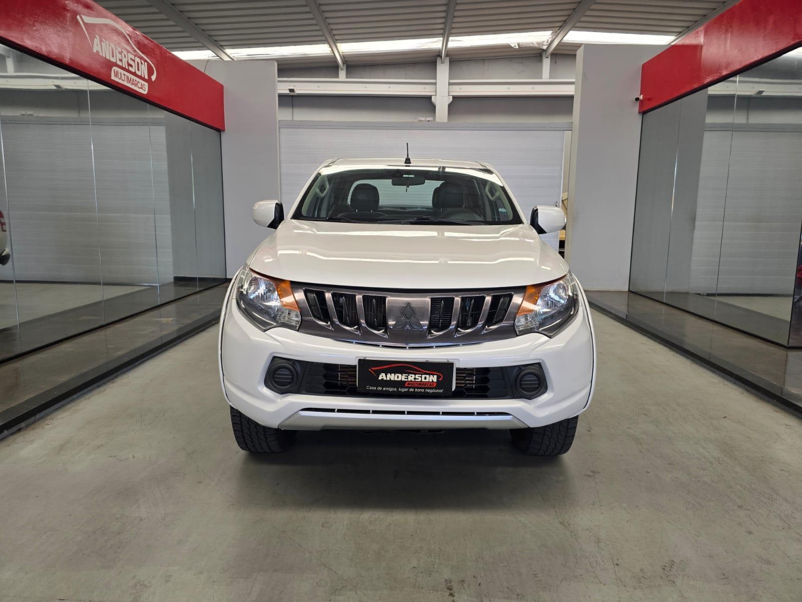 Mitsubishi L200 TRITON 2.4 TURBO SPORT GLS 4X4 - foto 2
