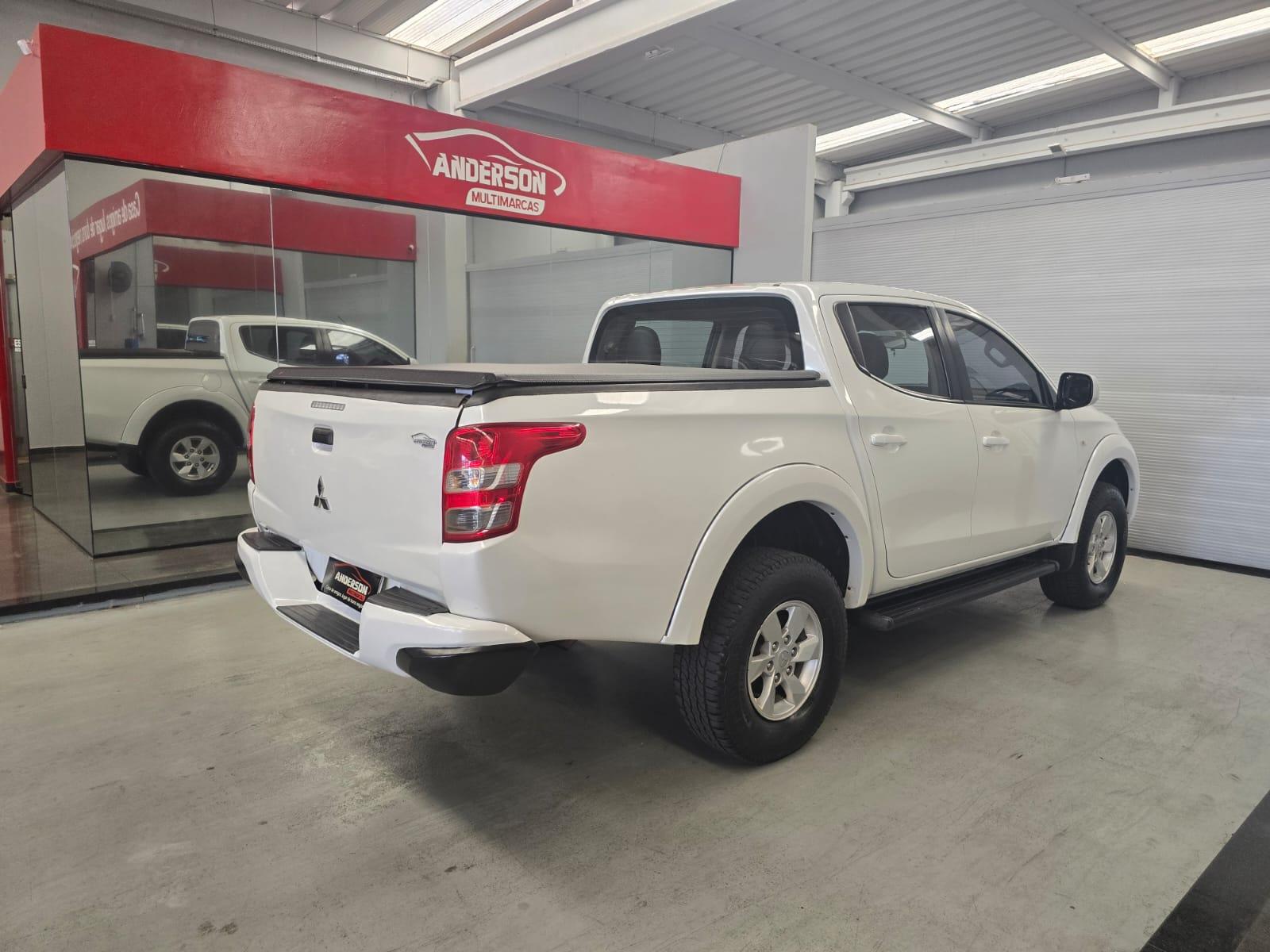 Mitsubishi L200 TRITON 2.4 TURBO SPORT GLS 4X4 - foto 4