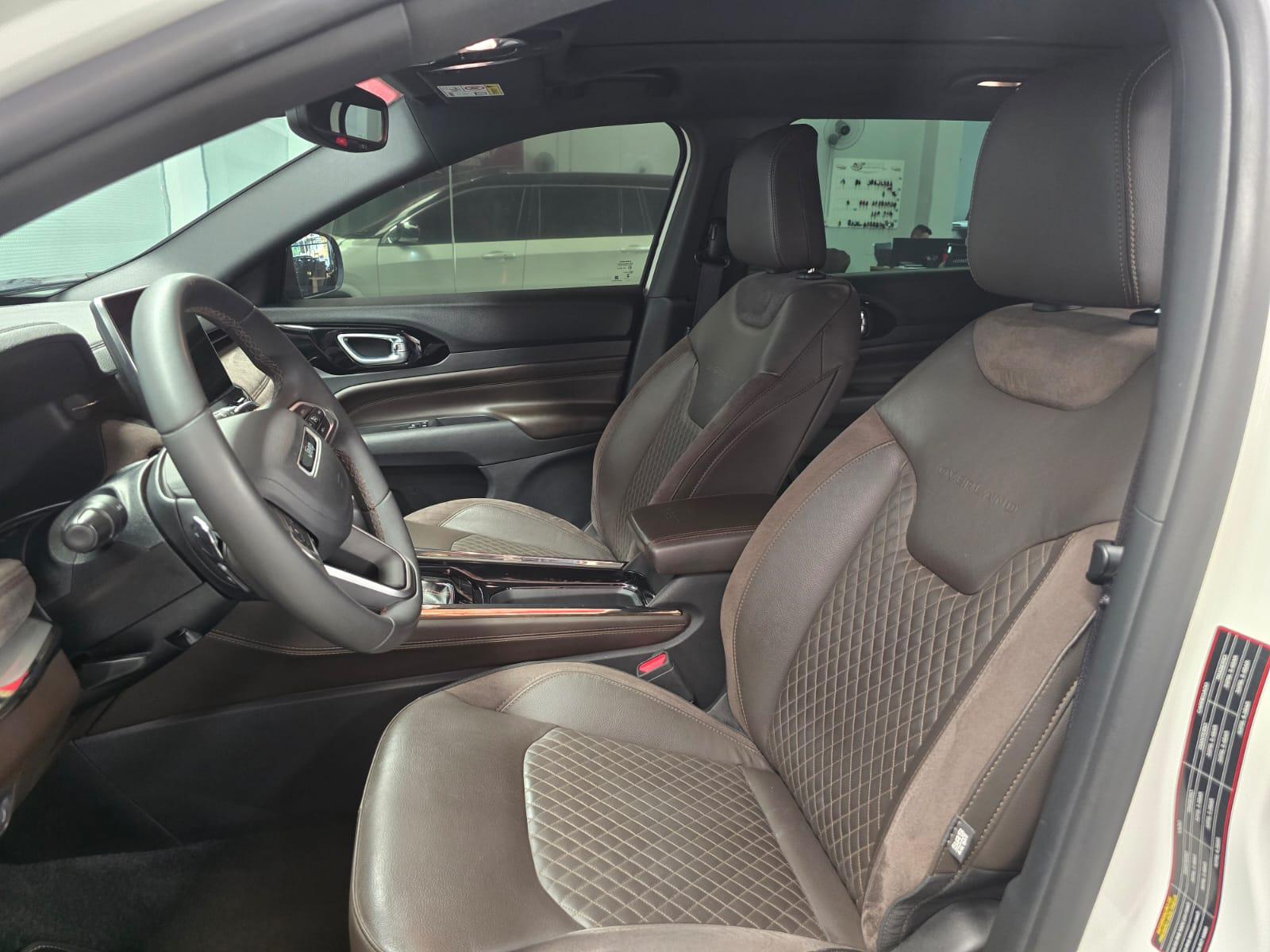 Jeep COMMANDER 1.3 T270 TURBO OVERLAND - foto 8