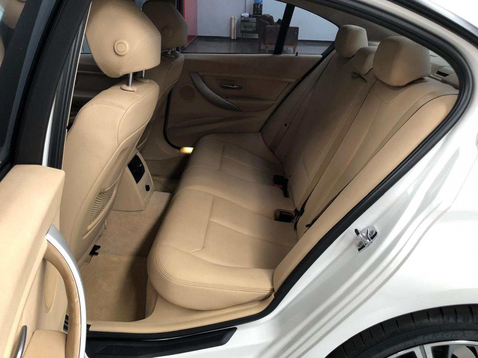 BMW 320i 2.0 TURBO - foto 9