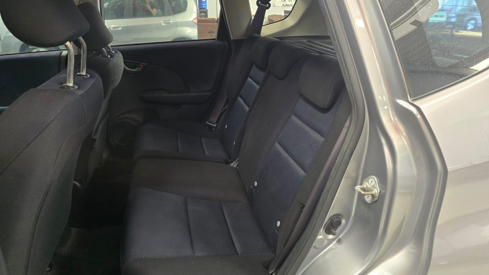 Honda FIT LX - foto 9