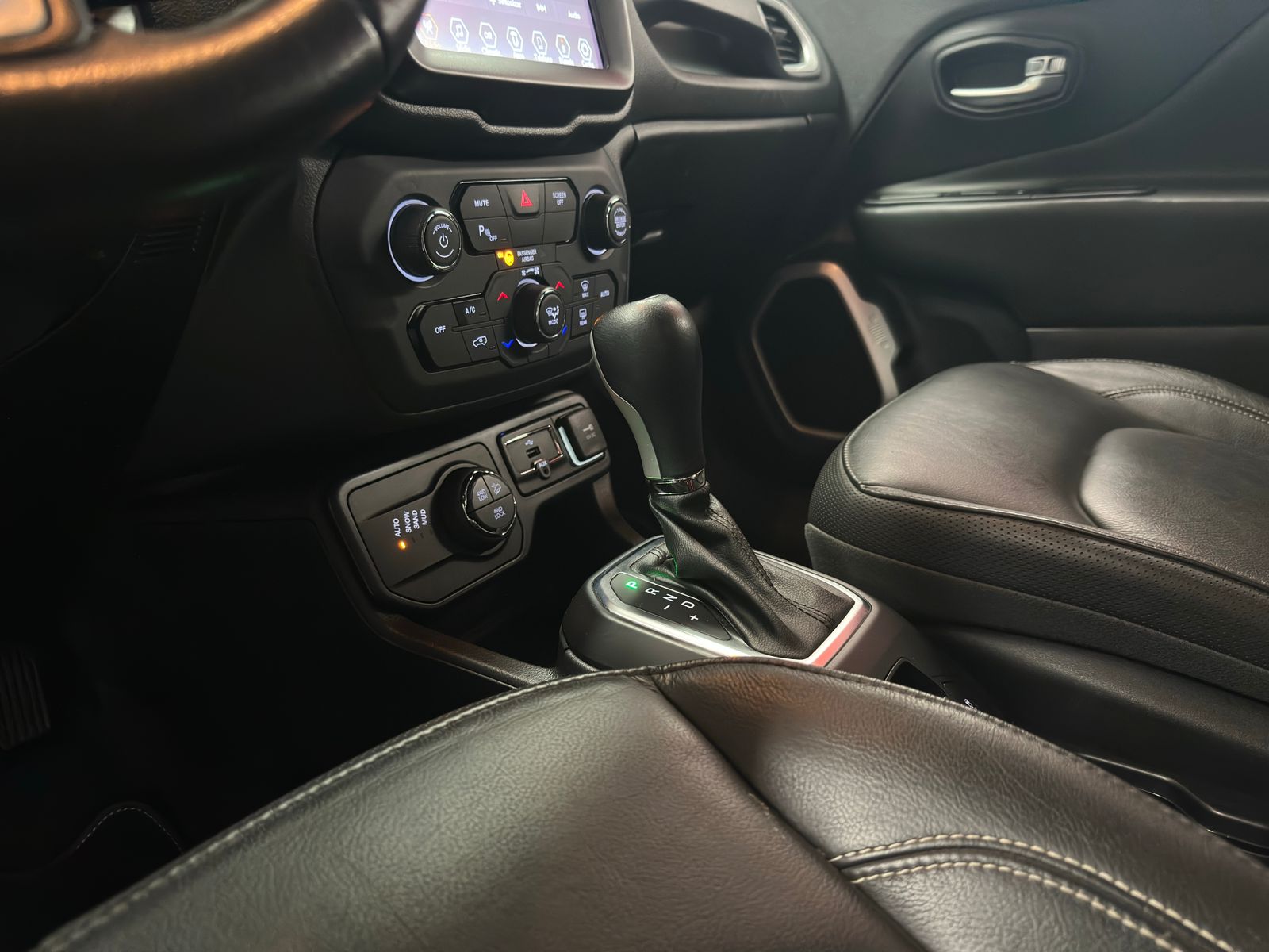 Jeep RENEGADE  - foto 10