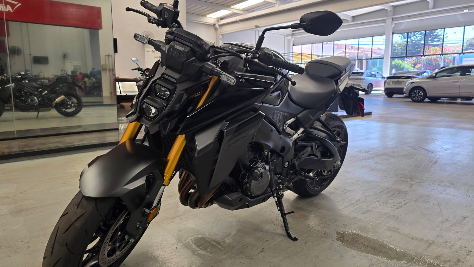 Suzuki GSX-S  - foto 2