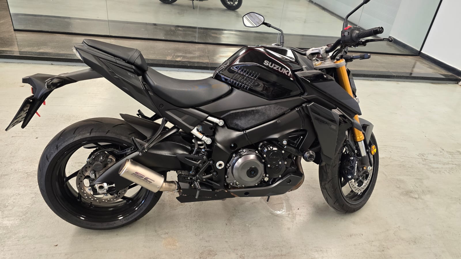 Suzuki GSX-S  - foto 4