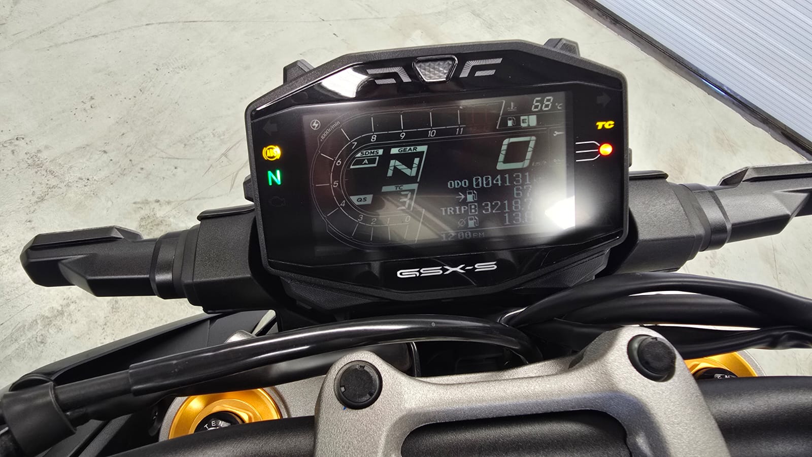 Suzuki GSX-S  - foto 9