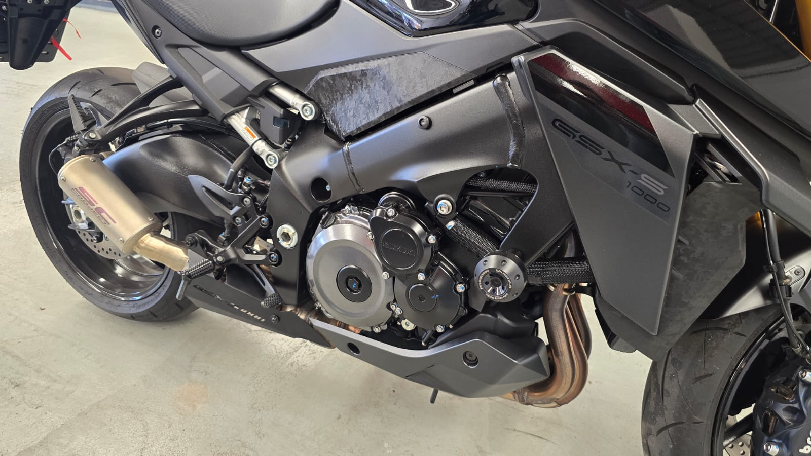 Suzuki GSX-S  - foto 6