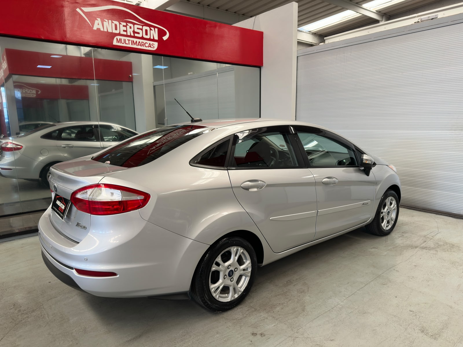 Ford FIESTA - foto 4