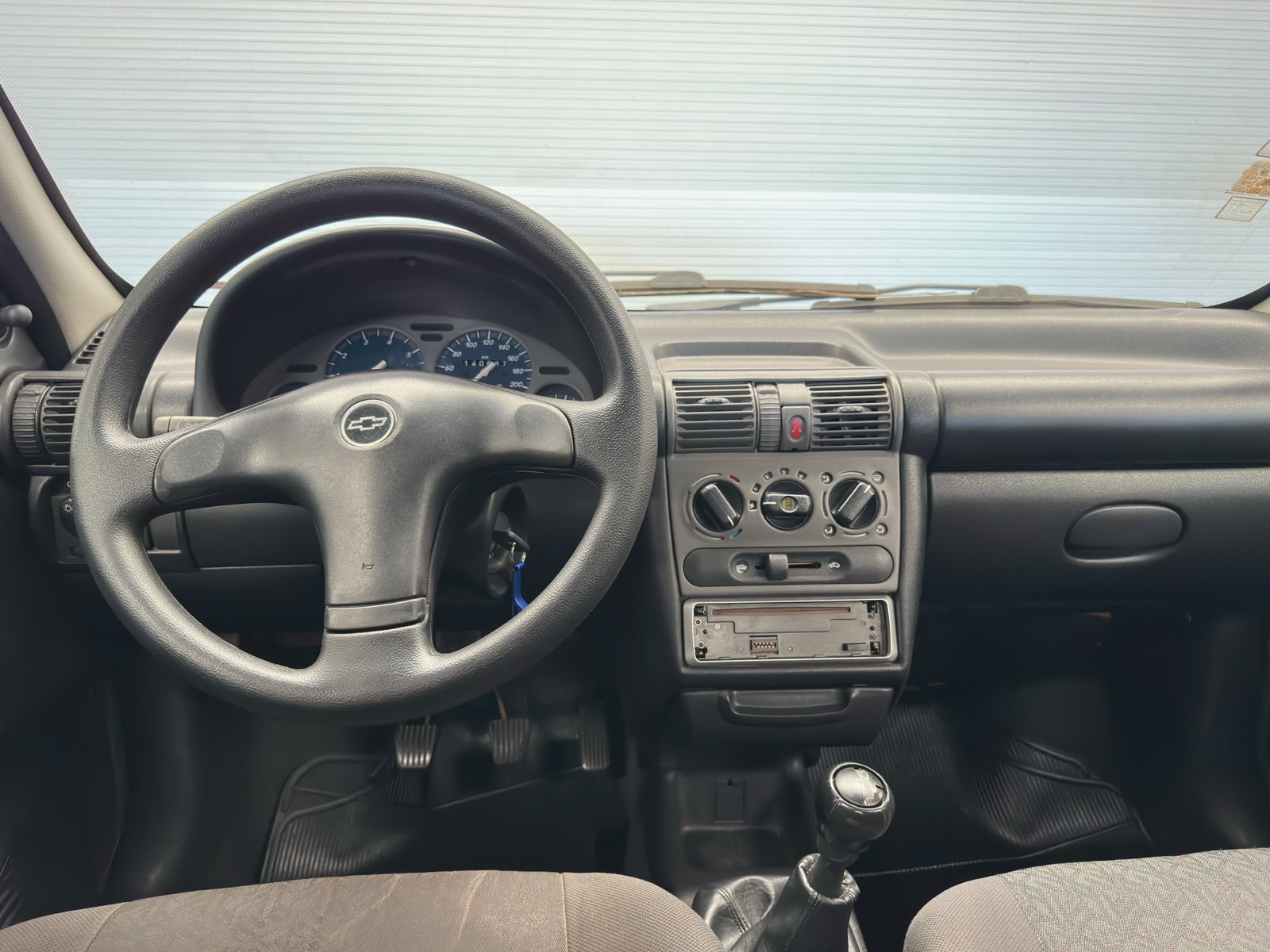 Chevrolet CORSA - foto 9
