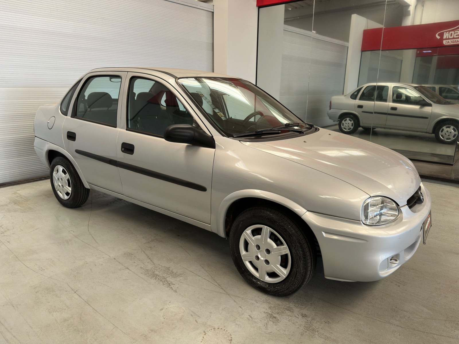 Chevrolet CORSA - foto 3