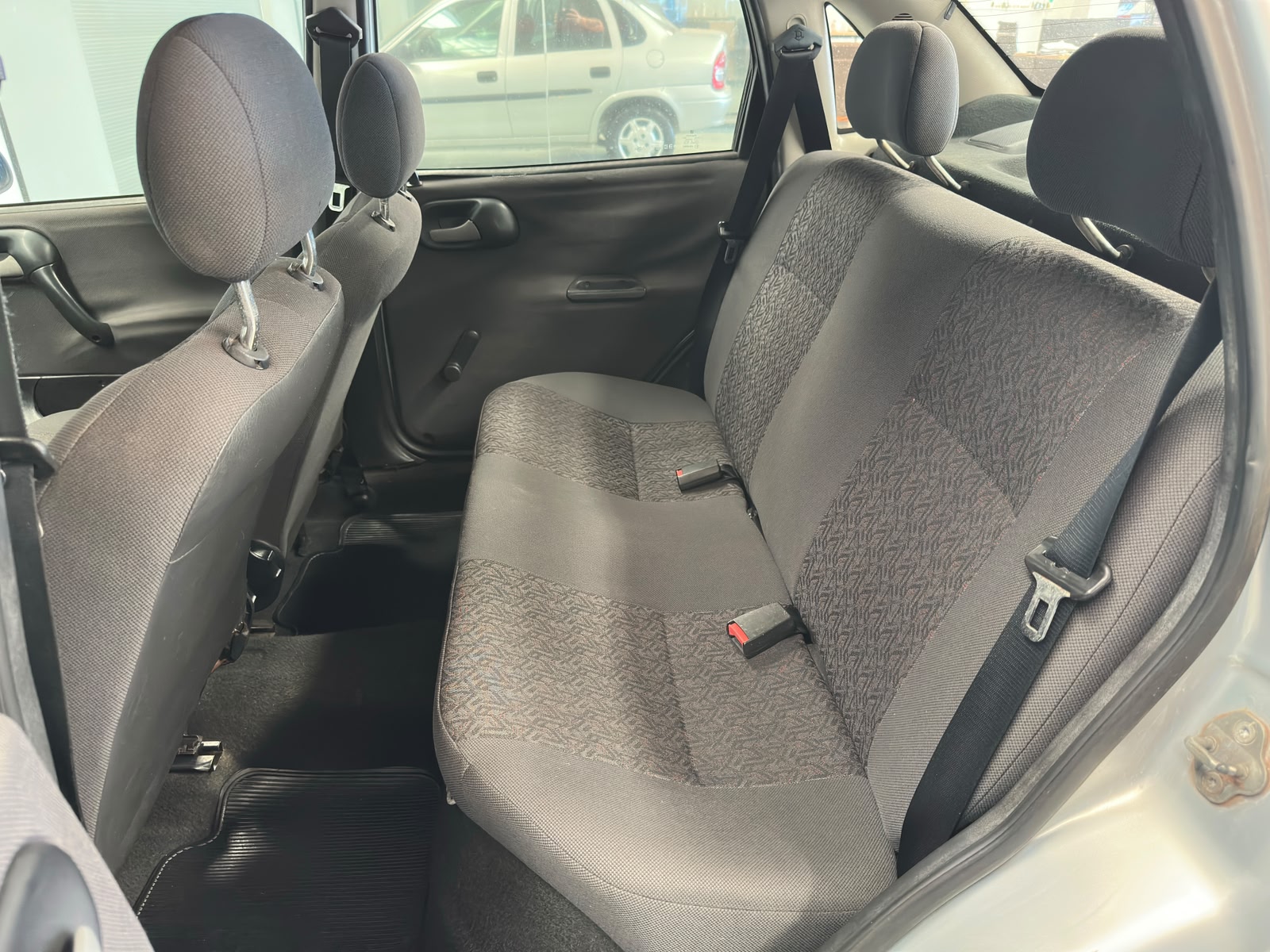 Chevrolet CORSA - foto 8