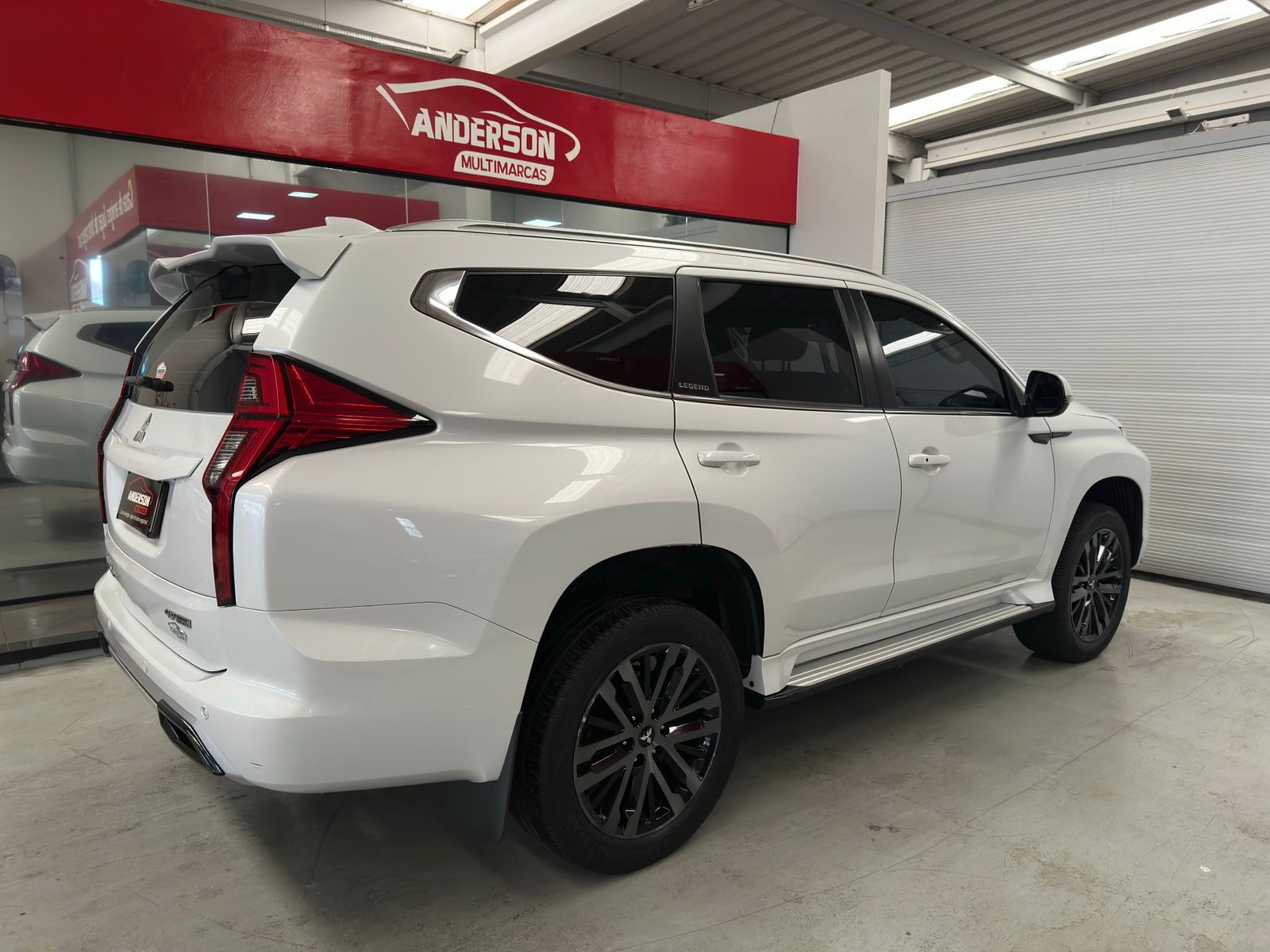 Mitsubishi PAJERO  - foto 4