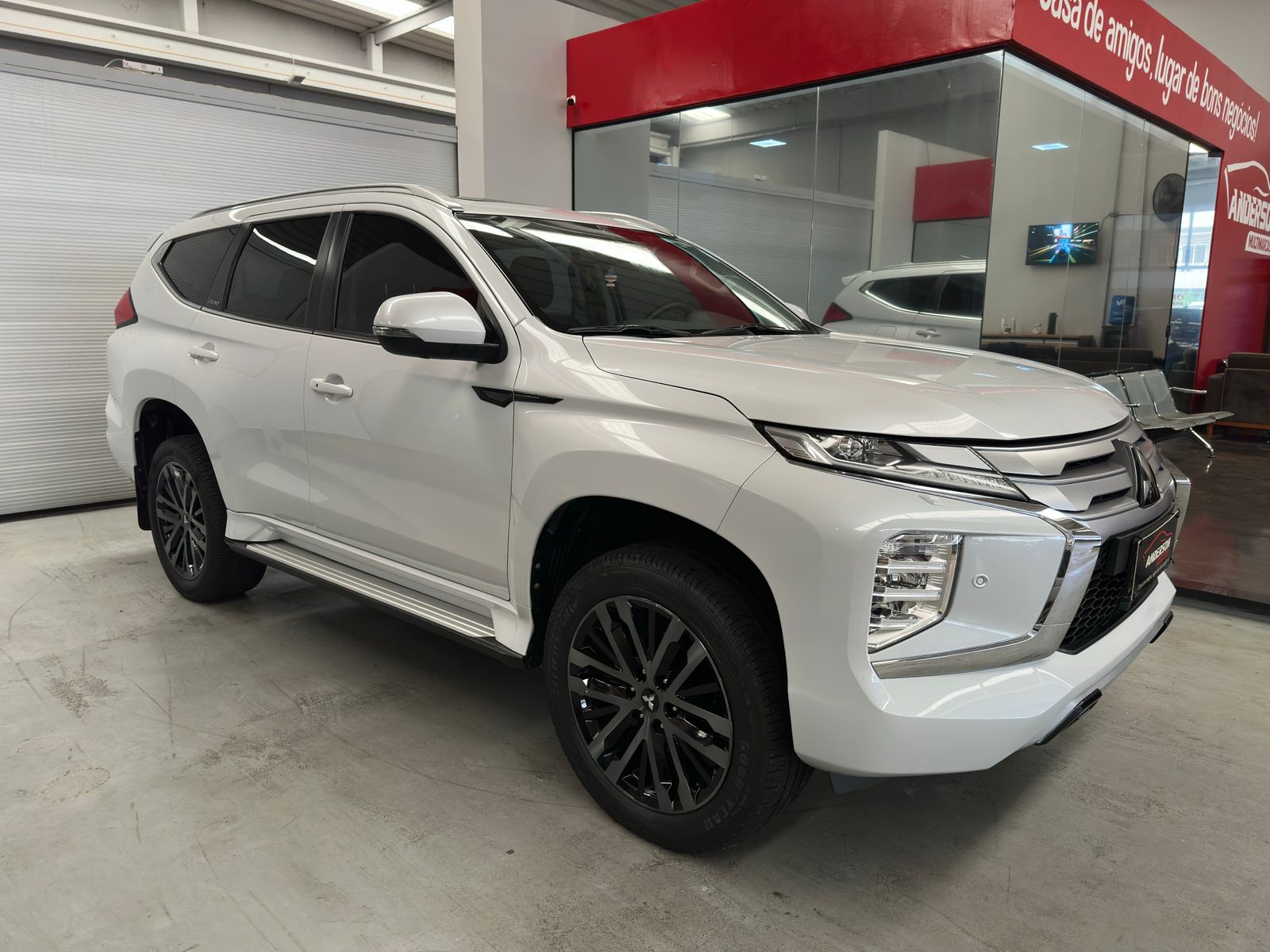 Mitsubishi PAJERO  - foto 3