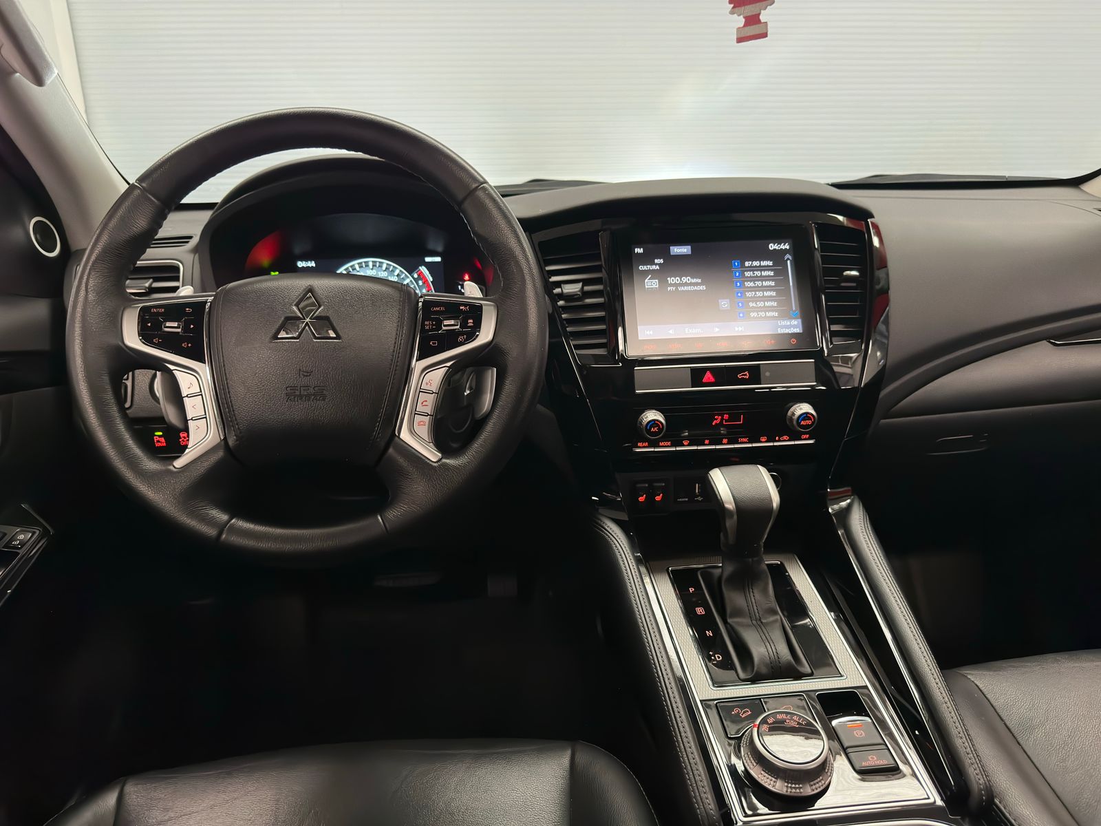 Mitsubishi PAJERO  - foto 9