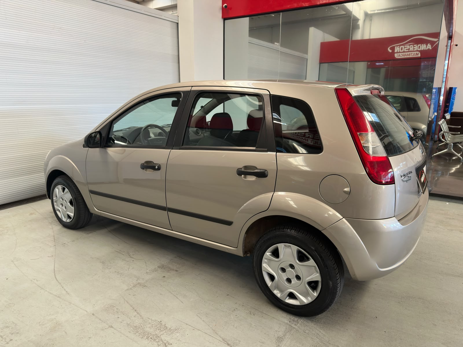 Ford FIESTA - foto 6